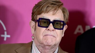 Elton John não 'capaz de ver' Devil Wears Prada Musical após infecção