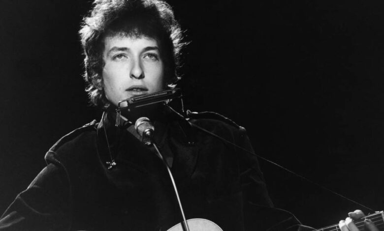 'A Complete Unknown' canaliza o segredo de Bob Dylan