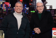 Andy Cohen traz tequila para o ano novo da CNN; Anderson Cooper luta