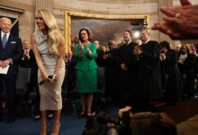 Carrie Underwood canta a cappella na inauguração de Trump após falha de áudio