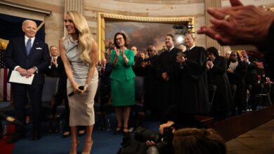 Carrie Underwood canta a cappella na inauguração de Trump após falha de áudio