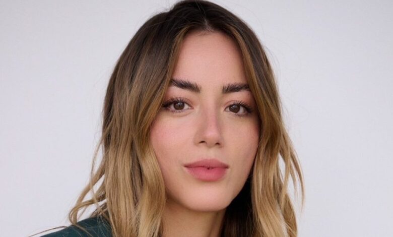 Chloe Bennet se junta ao filme de Natal dos irmãos Jonas na Disney+