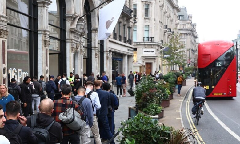 Distrito central de Londres de Regent Street evacuado devido ao susto de bomba