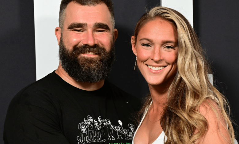 Kylie Kelce bate nos odiadores de podcast e vence Joe Rogan nas paradas