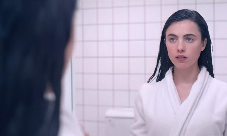 Margaret Qualley levou um ano para se recuperar das próteses de substância