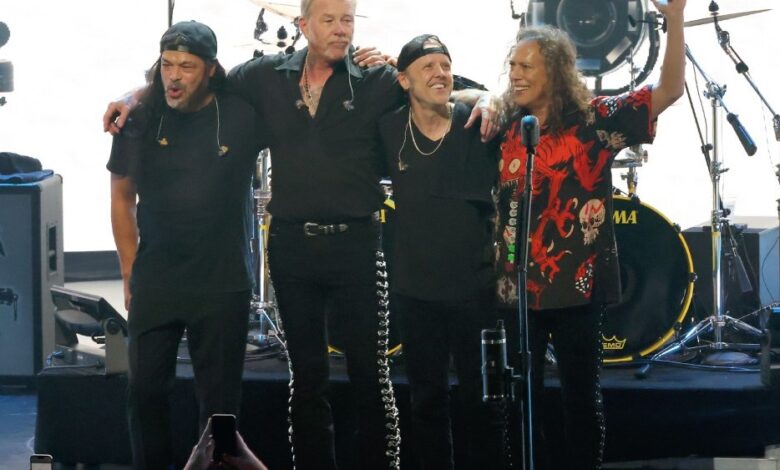 Metallica's All Within My Hands doa US$ 500 mil para bombeiros de Los Angeles