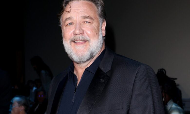 Russell Crowe se afasta para baixo para o 'país de urso' tiro