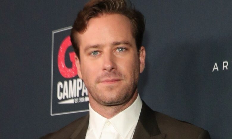 Armie Hammer admite 'eu era um pau' e aborda os textos canibais